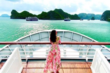 Lan Ha bay - Dark and Bright Cave - Tuan Chau Marina – Hanoi (B, Br)